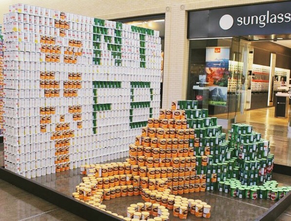 Canned good display